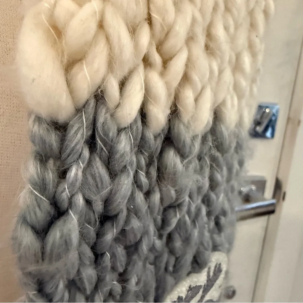 Y2K Abercrombie & Fitch Gray Cream knit colorblock Scarf wool blend moose logo